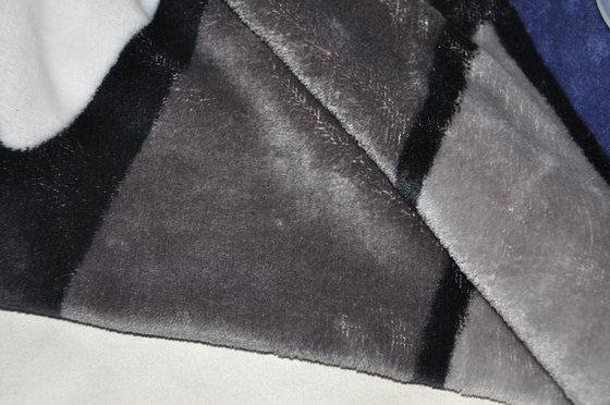 Poliéster 100% el 150cm CW o tela ajustable 180gsm del paño grueso y suave de la franela