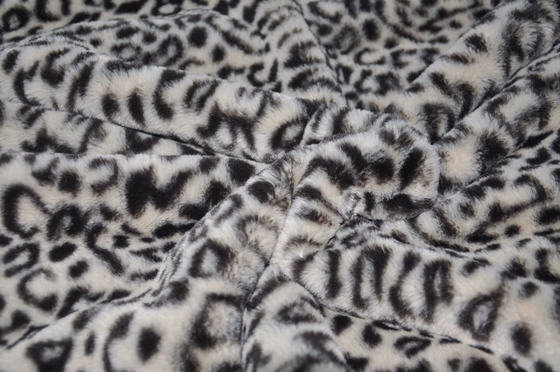 Tejido de poliester lujoso 100% del estampado leopardo para la moda única