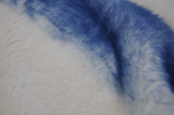 la pendiente azul-blanca del telar jacquar del 150cm enriquece sus decoraciones y estilo casero