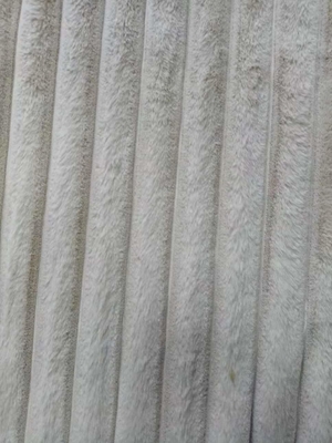 Imitación de piel de conejo 100% poliéster 150cm CW o ajustable